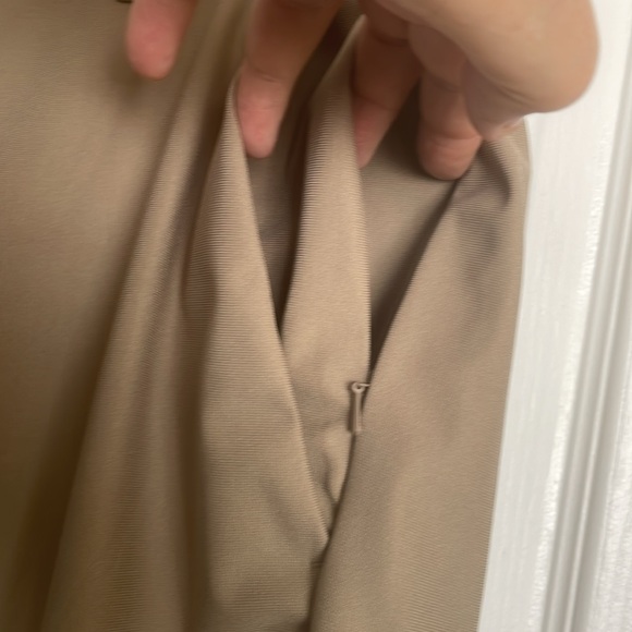 NWT - Benton Performance Tan Shorts - Picture 3 of 5